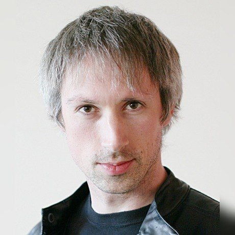 Gavin Wood é um cientista informático britânico e engenheiro de software famoso por ser o co-fundador do Ethereum, inventor da linguagem de programação inteligente de contratos Solidity, e criador do Polkadot.